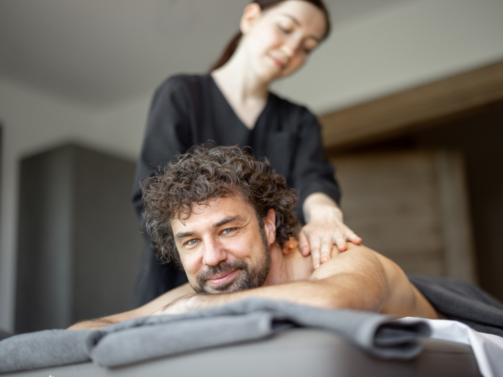 Female to male spa in vile parle